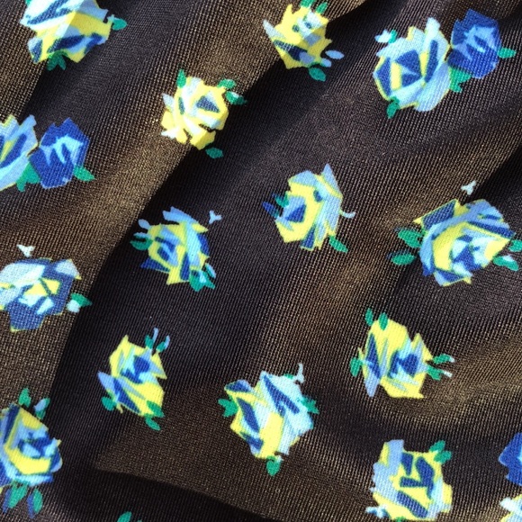 🌴🔆HURLEY- FLORAL BIKINI SET🔆🌴 - Picture 6 of 6